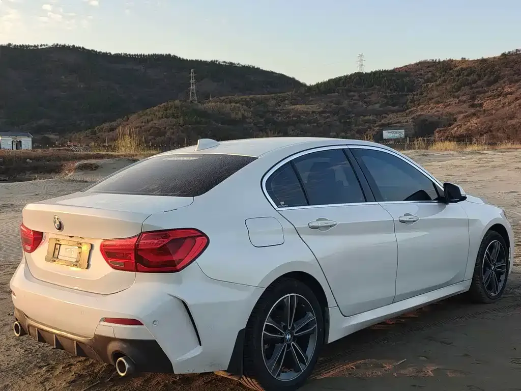 BMW 1 Series 2021 из CN, фото 8