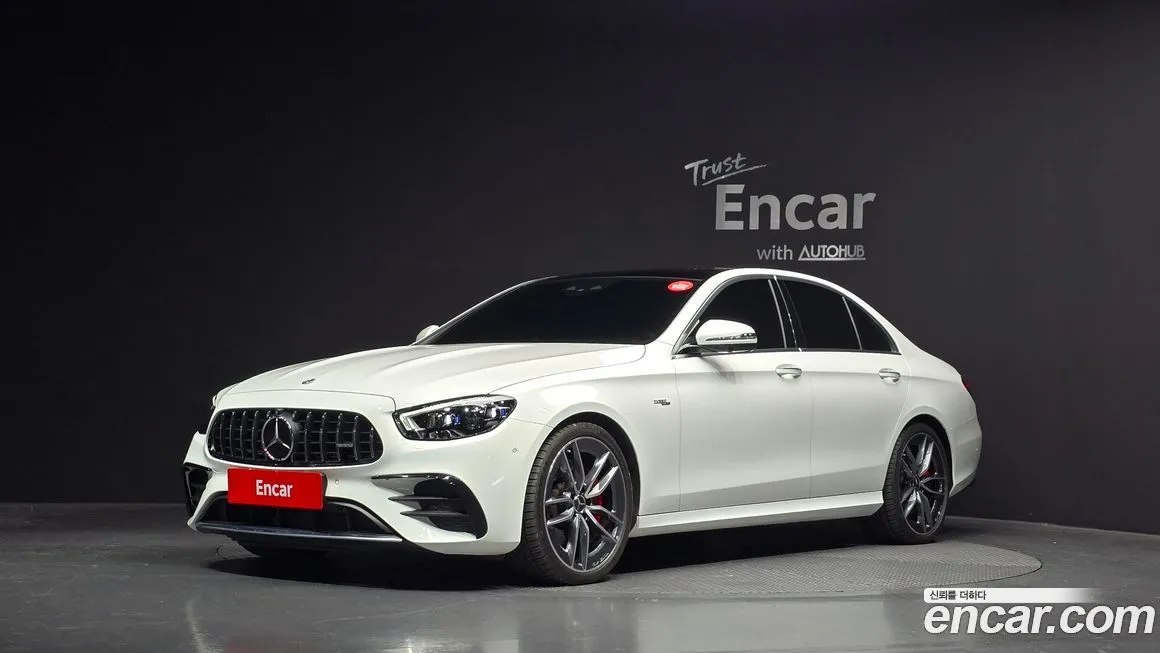 Mercedes-Benz E-Class — фото 1