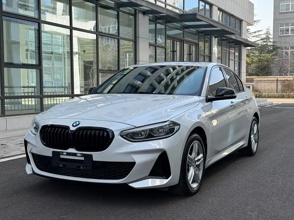 BMW 1 Series 2022 из CN, фото 1