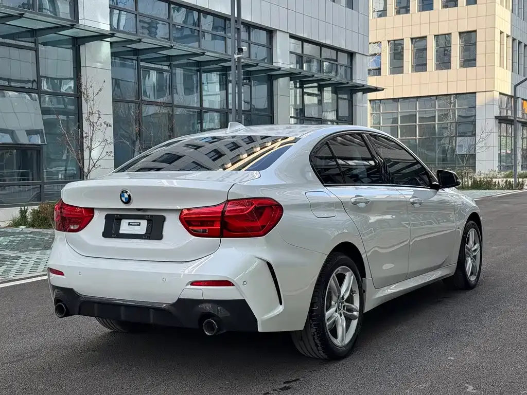BMW 1 Series 2022 из CN, фото 4