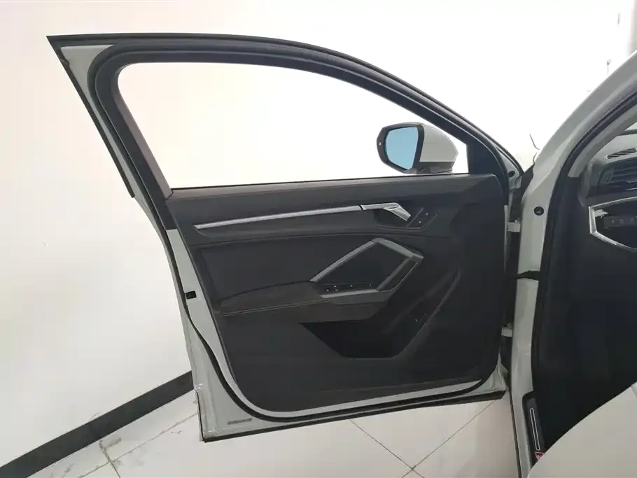Audi Q3 Sportback — фото 5