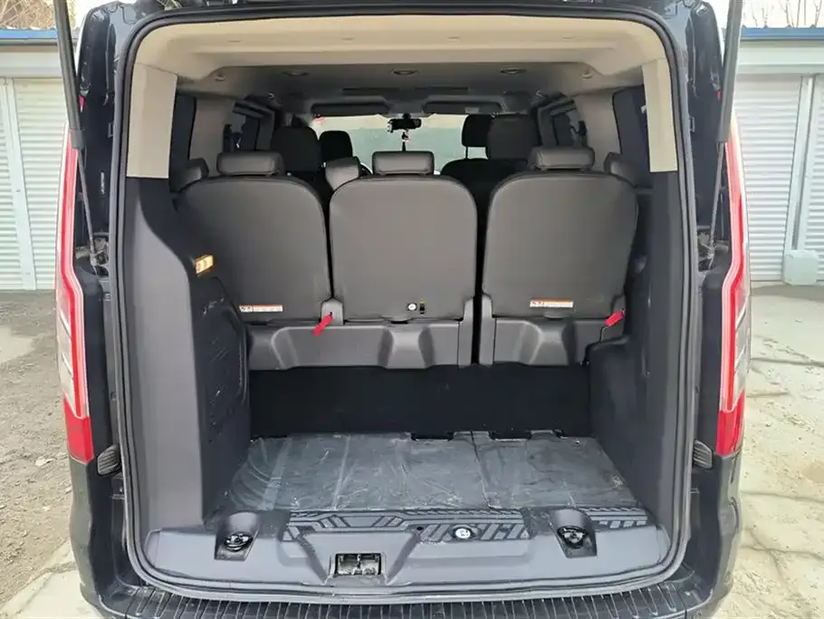 Ford Tourneo 2023 из CN, фото 4