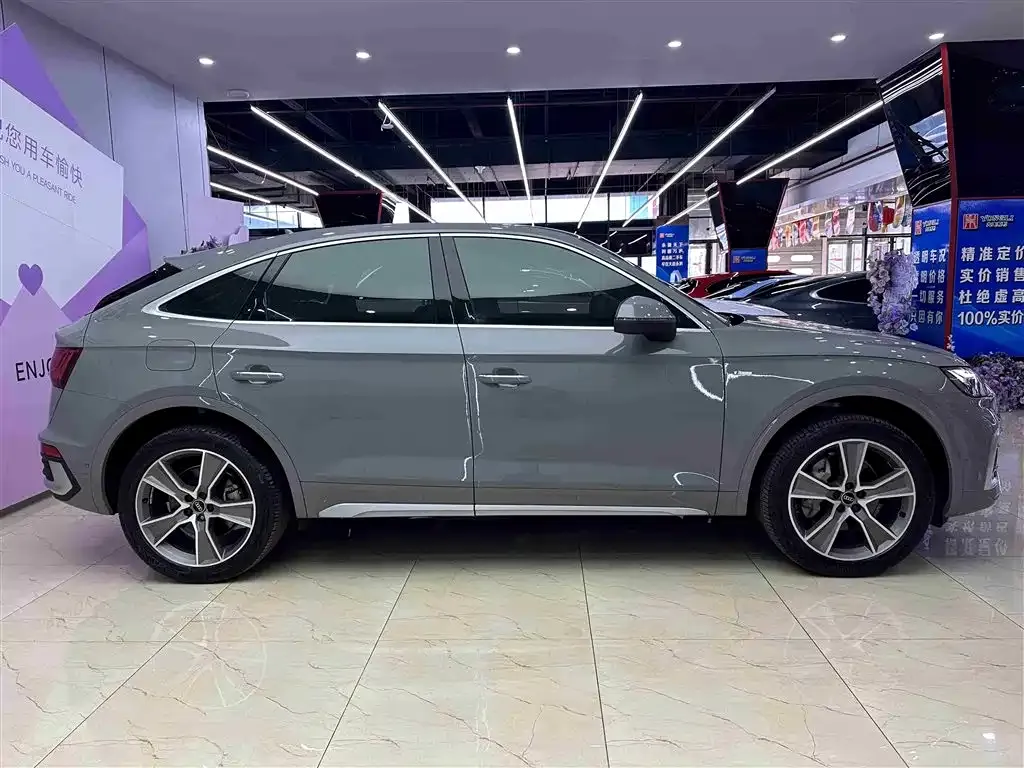 Audi Q5L 2022 из CN, фото 2