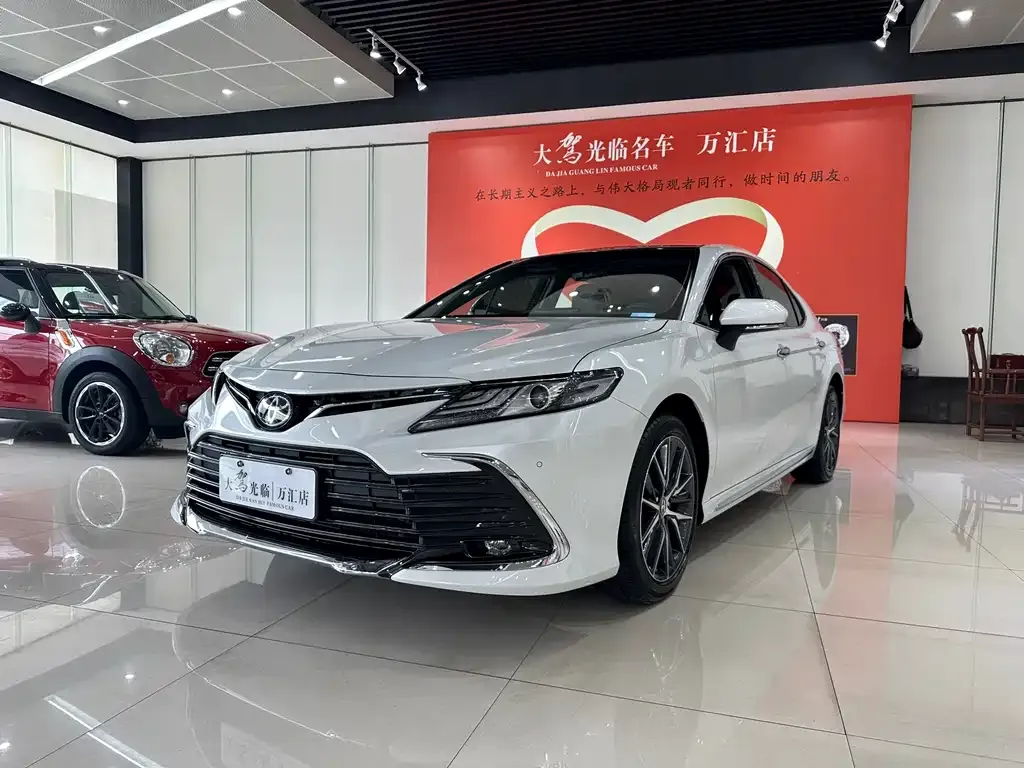 Toyota Camry 2025 из CN, фото 1