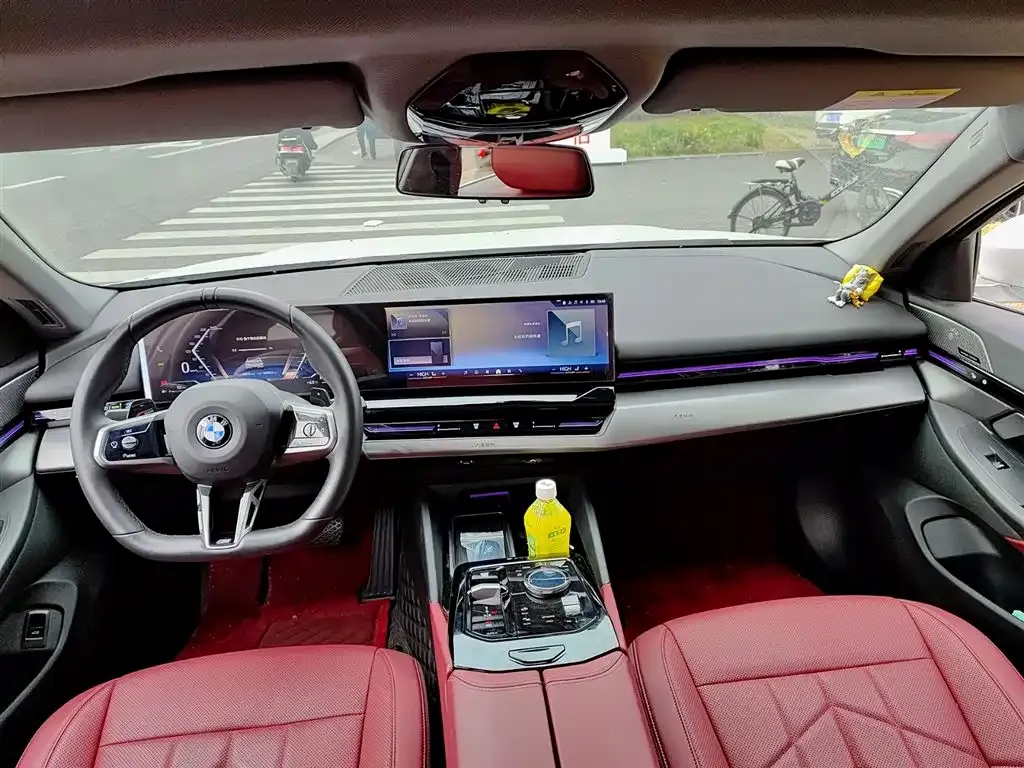 BMW 5 Series 2024 из CN, фото 7
