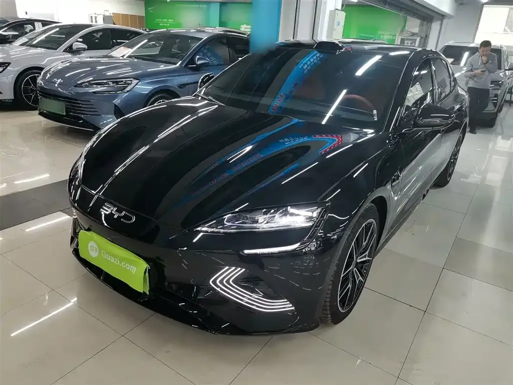 BYD Seal — фото 1