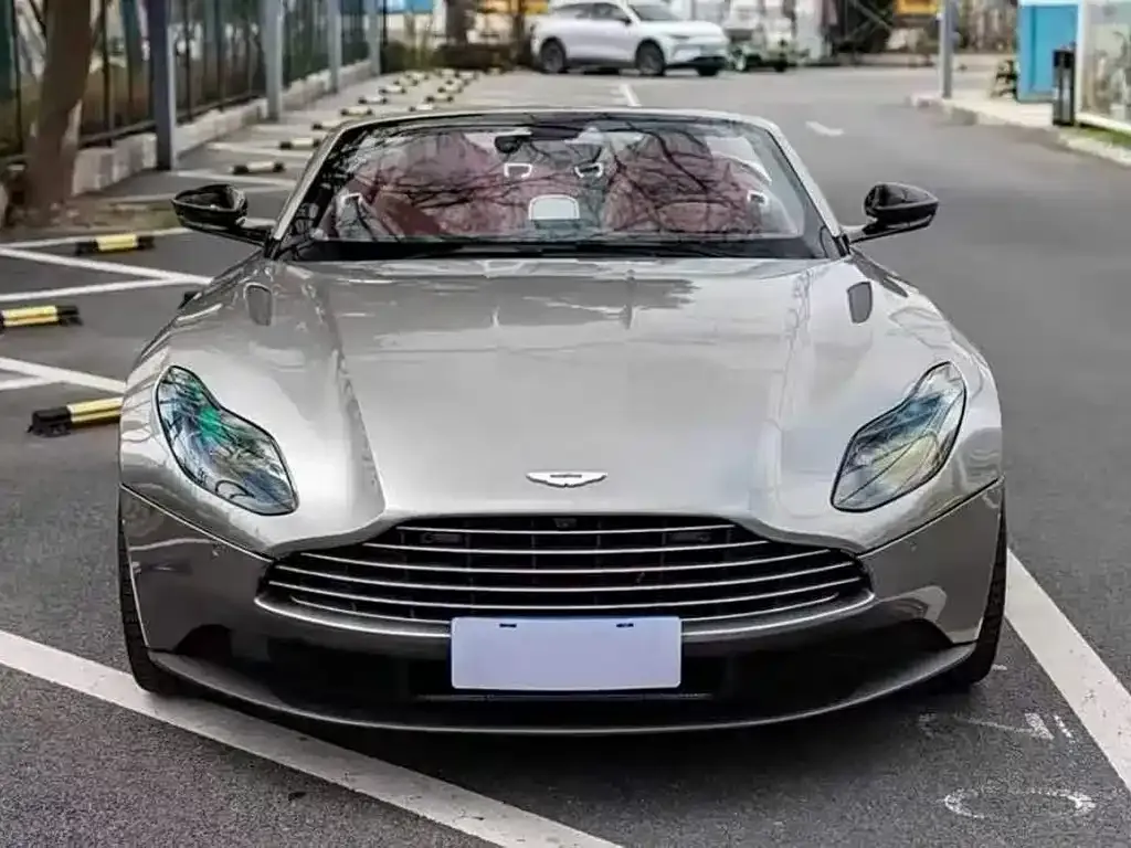 Aston Martin DB11 2023 из CN, фото 7