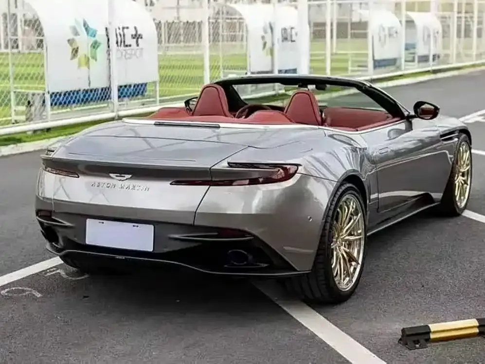 Aston Martin DB11 2023 из CN, фото 8