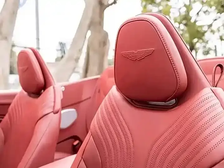 Aston Martin DB11 2023 из CN, фото 3