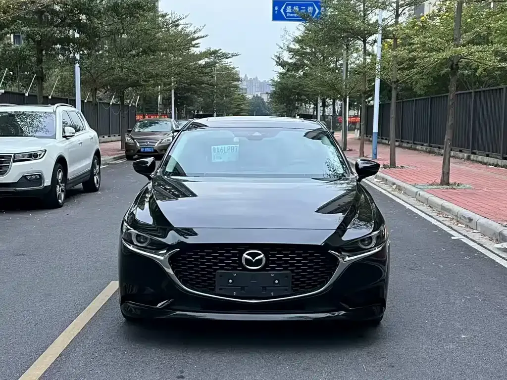 Mazda 3 Axela 2024 из CN, фото 2