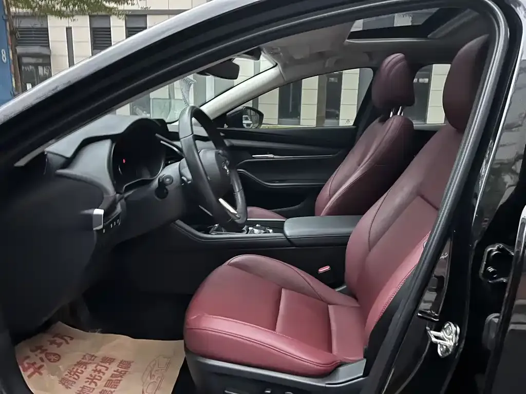 Mazda 3 Axela 2024 из CN, фото 4