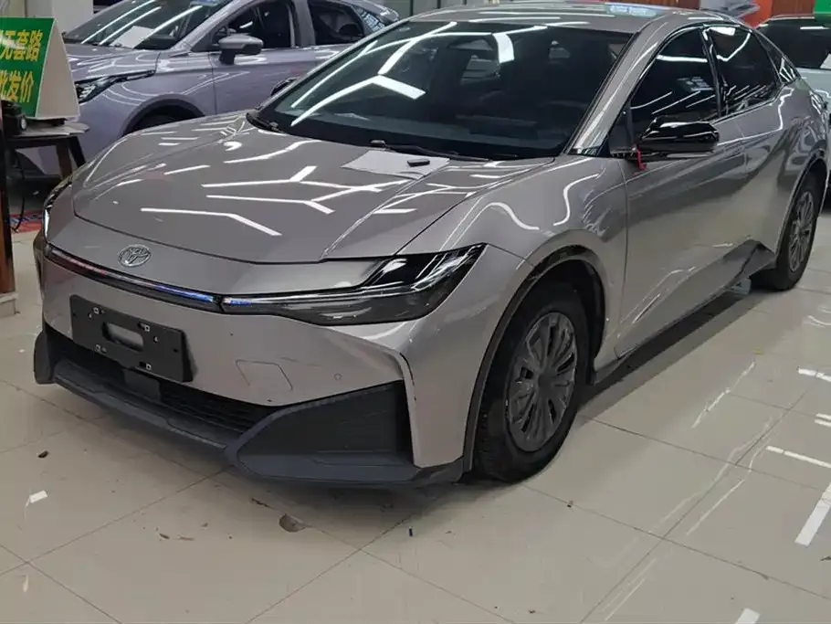 Toyota bZ3 2023 из CN, фото 1