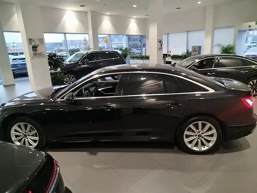 Audi A6L 2024 из CN, фото 9