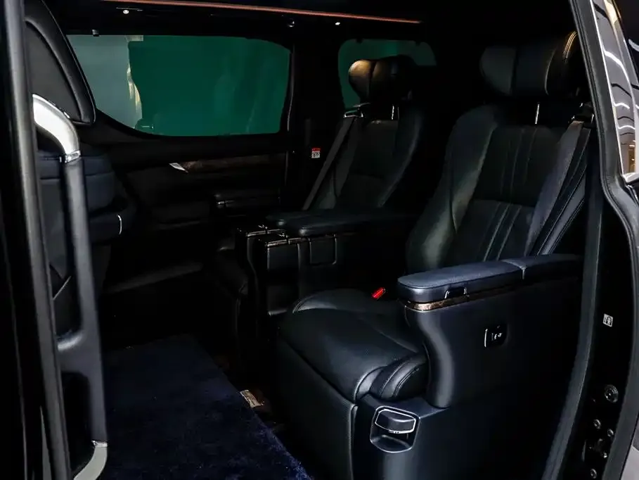 Toyota Vellfire 2022 из CN, фото 7