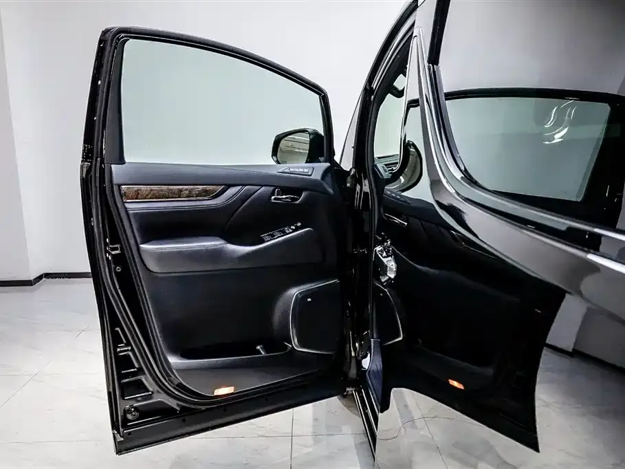 Toyota Vellfire 2022 из CN, фото 6