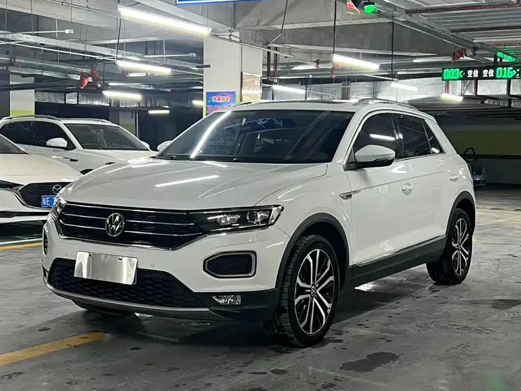 Volkswagen T-Roc — фото 1