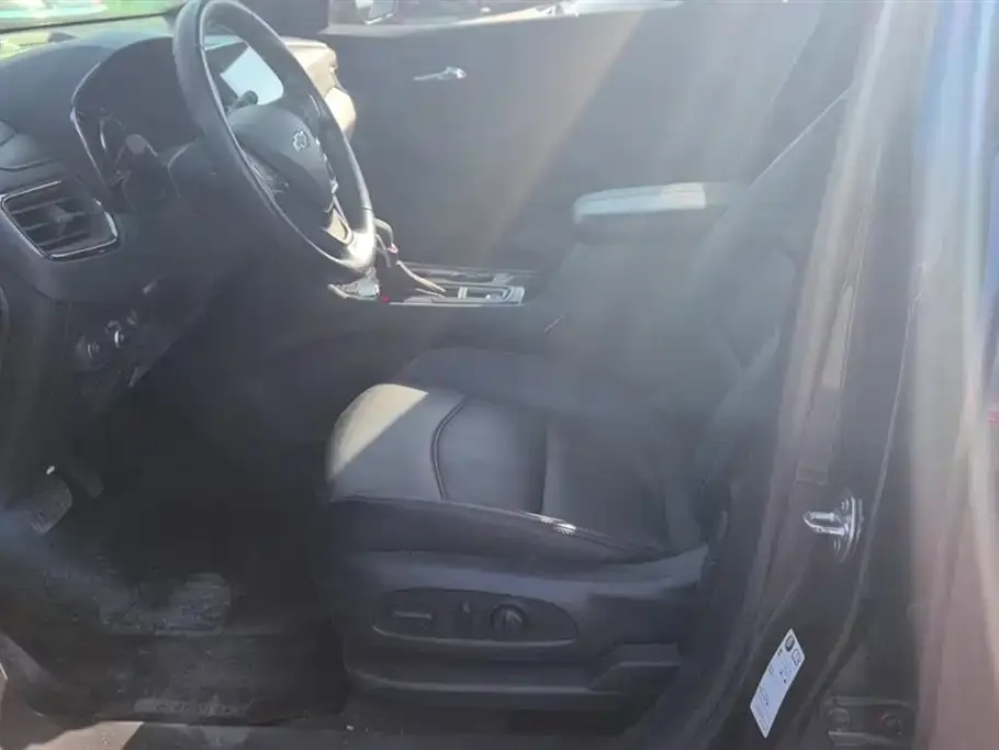 Chevrolet Equinox 2021 из CN, фото 2