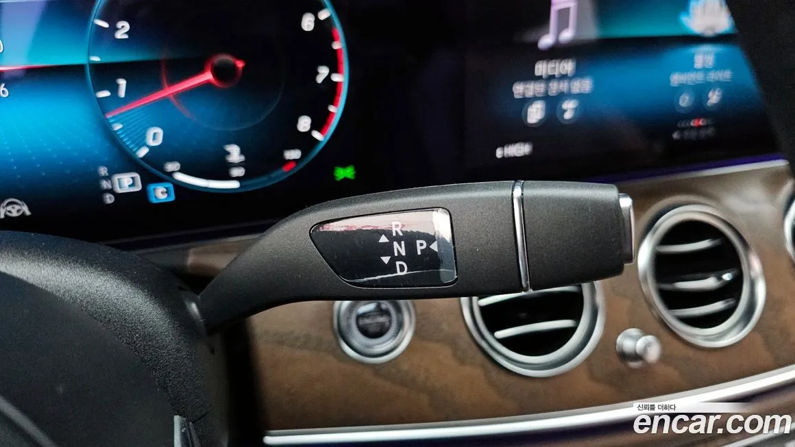 Mercedes-Benz E-Class 2023 из KR, фото 9