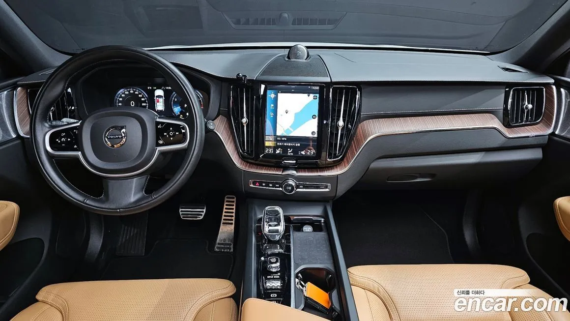 Volvo XC60 2021 из KR, фото 9