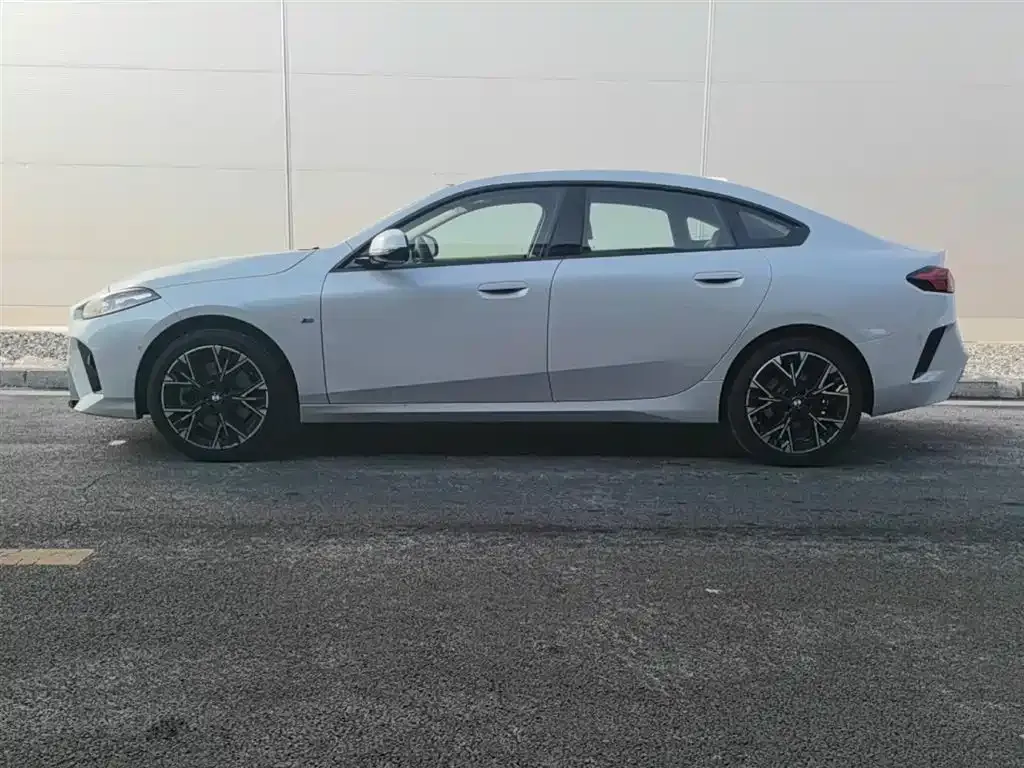 BMW 2 Series 2025 из CN, фото 10