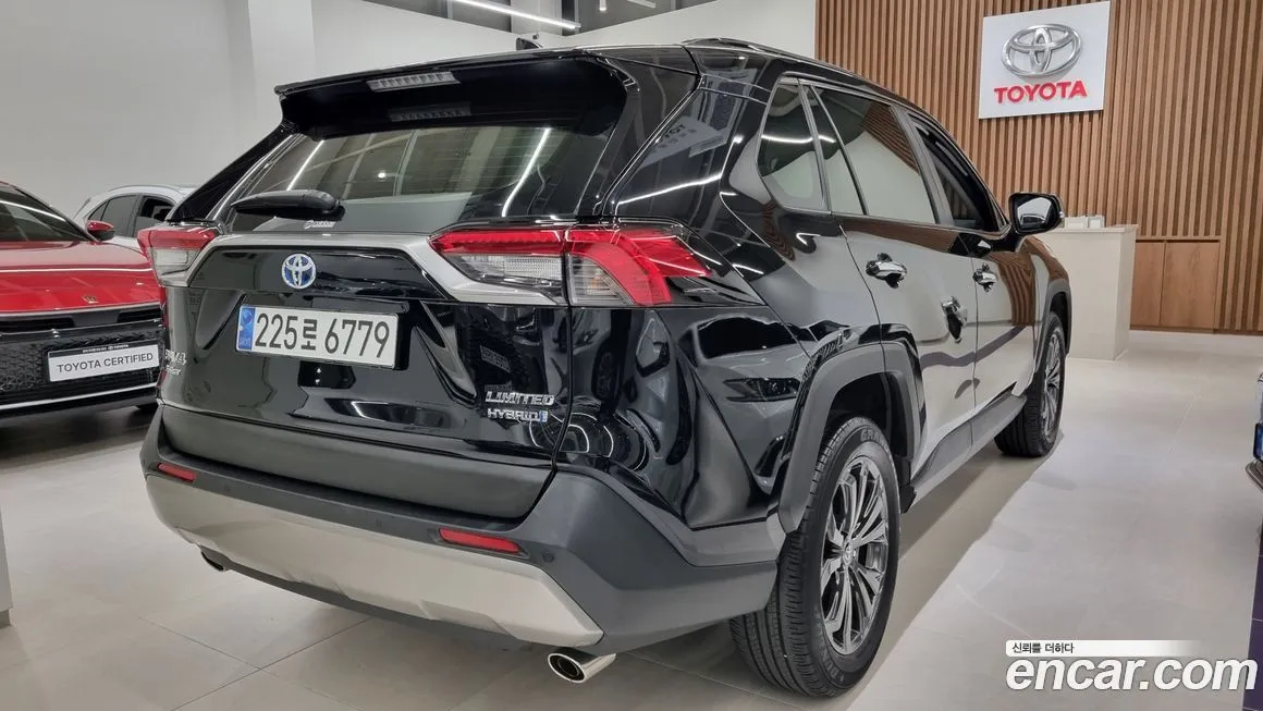 Toyota RAV4 — фото 10
