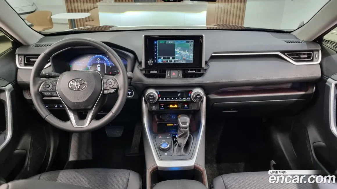 Toyota RAV4 — фото 5