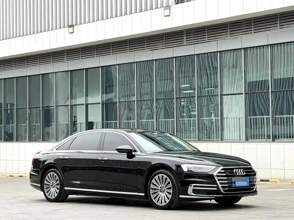 Audi A8 — фото 5