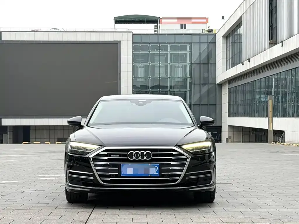 Audi A8 — фото 3