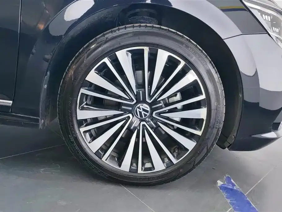 Volkswagen Passat — фото 6