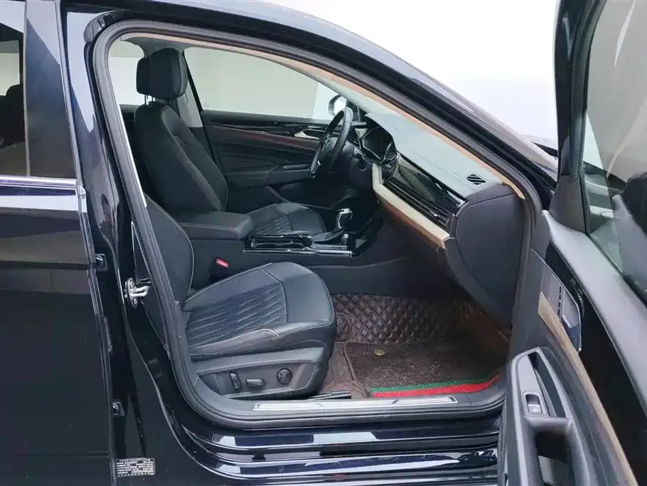 Volkswagen Passat — фото 8