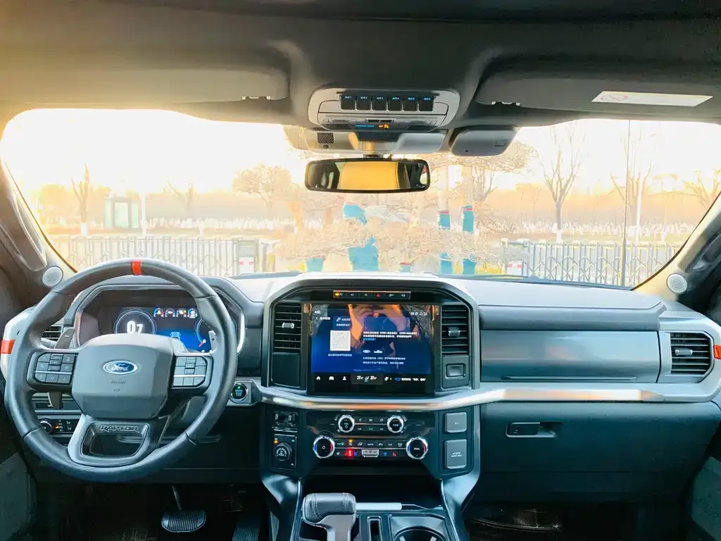 Ford F-150 Raptor — фото 8