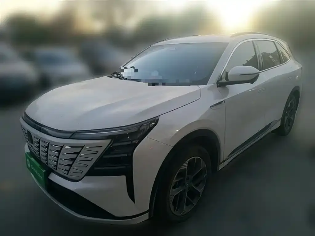 Changan CS75PLUS — фото 1