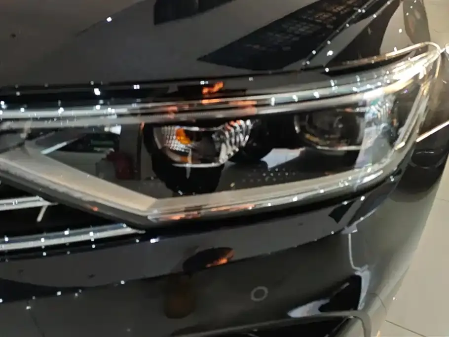 Volkswagen Magotan 2024 из CN, фото 8