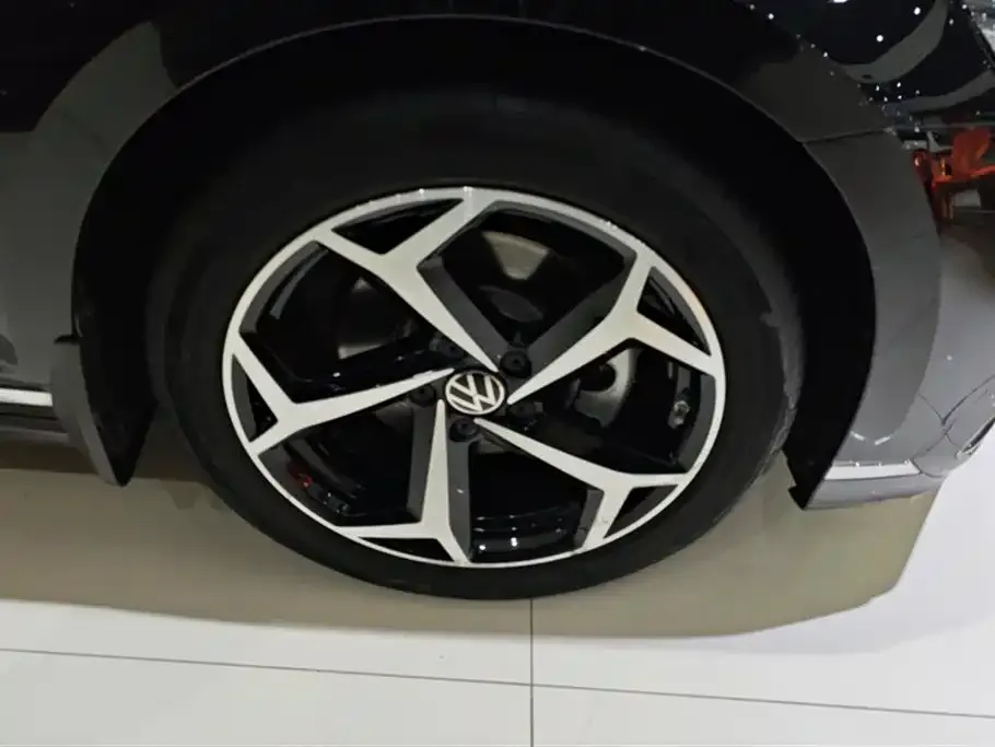 Volkswagen Magotan 2024 из CN, фото 6