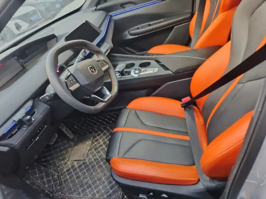 Changan UNI-V 2024 из CN, фото 4
