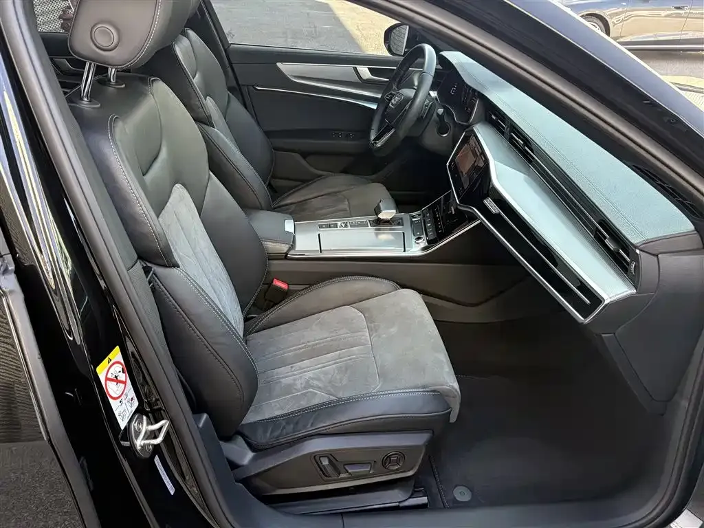 Audi A6L 2022 из CN, фото 9