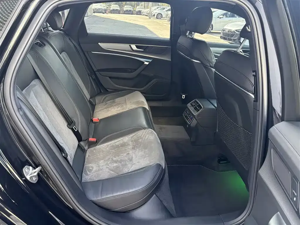 Audi A6L 2022 из CN, фото 4
