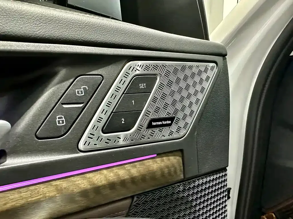 BMW iX1 — фото 10