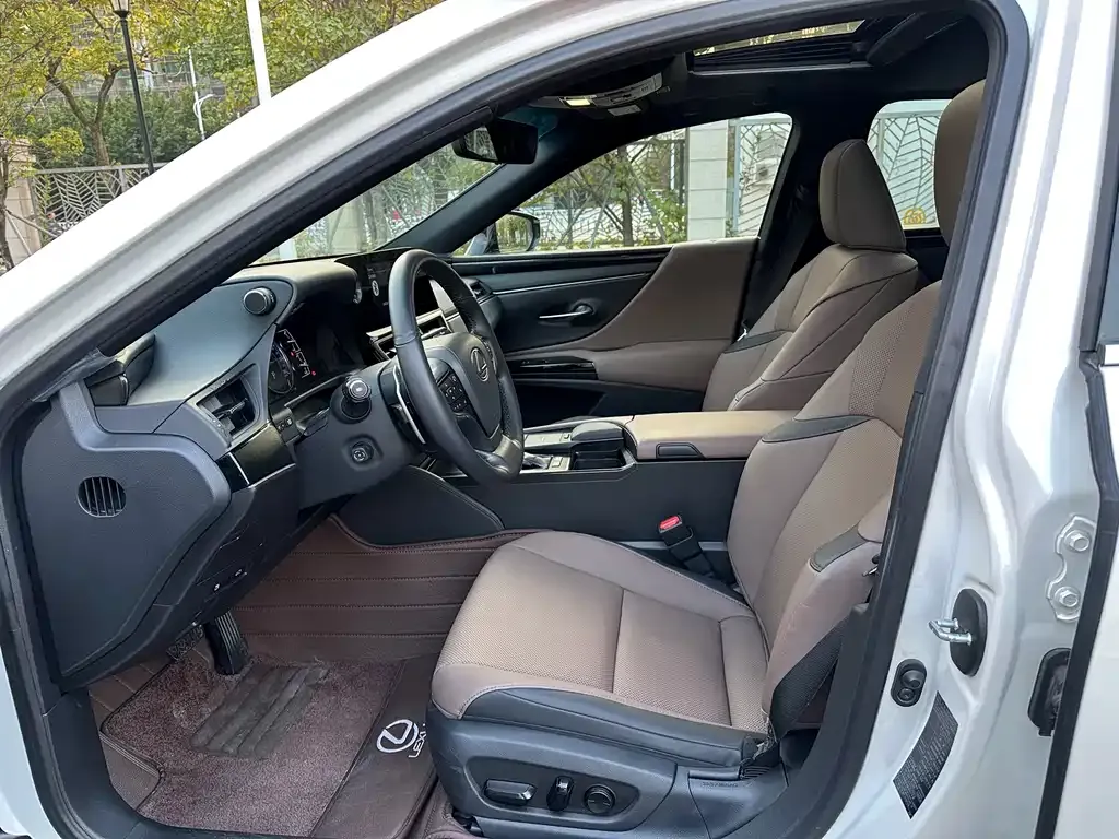 Lexus ES 2021 из CN, фото 10