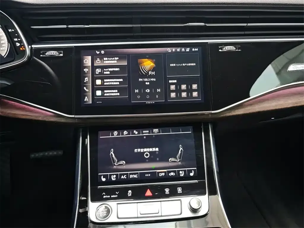 Audi Q7 2023 из CN, фото 6