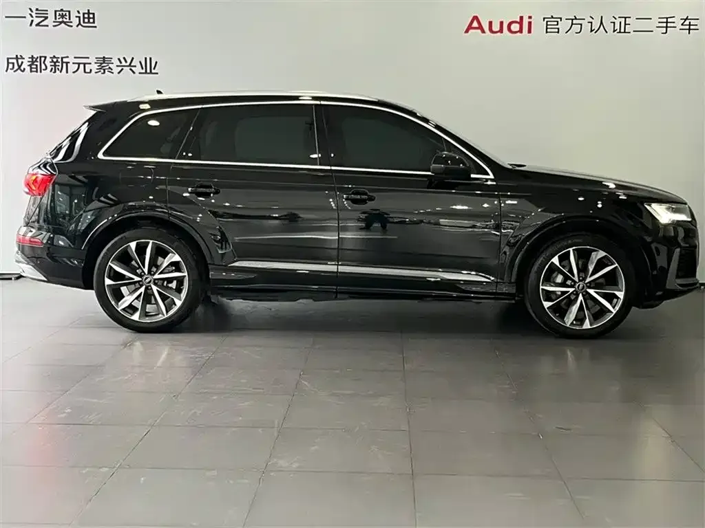 Audi Q7 2023 из CN, фото 5