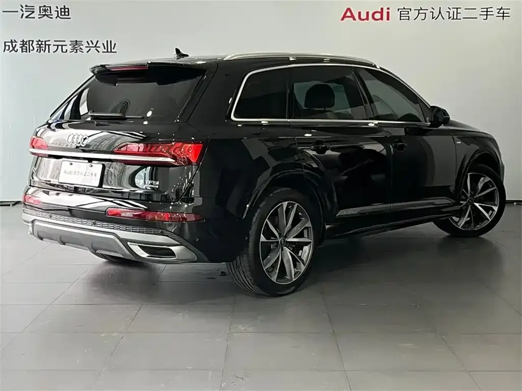 Audi Q7 2023 из CN, фото 8