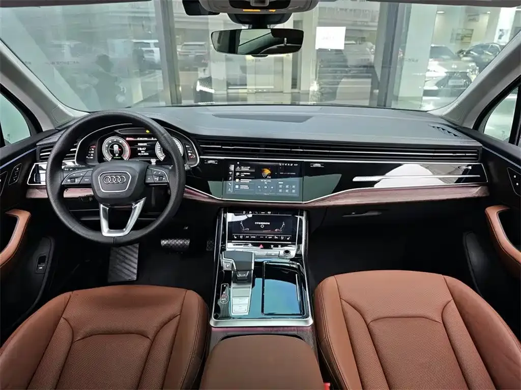 Audi Q7 2023 из CN, фото 9