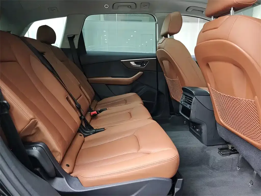 Audi Q7 2023 из CN, фото 3