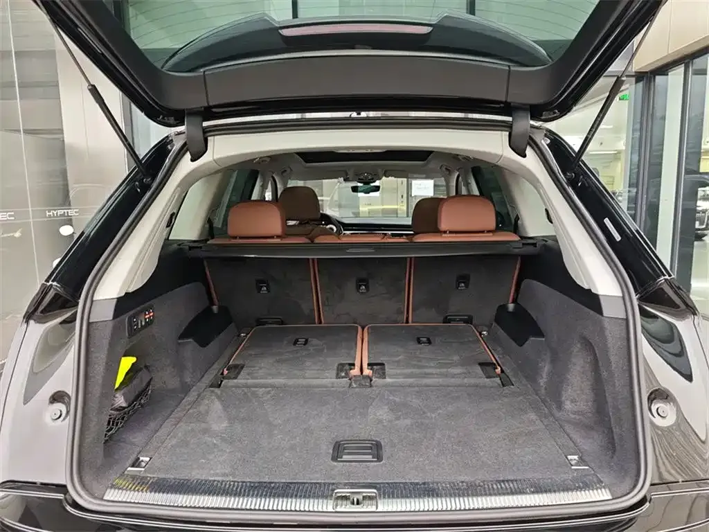 Audi Q7 2023 из CN, фото 7