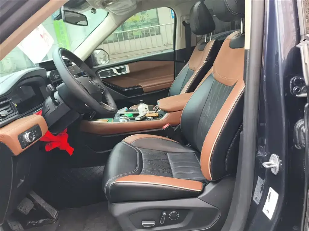 Ford Explorer 2022 из CN, фото 10