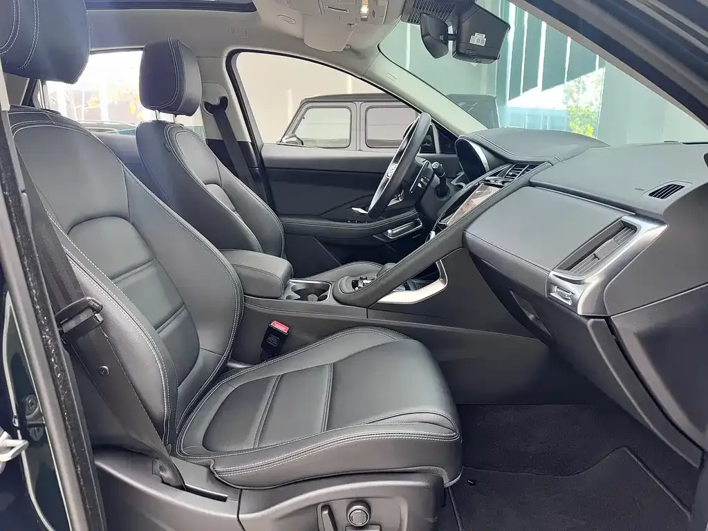 Jaguar E-PACE 2025 из CN, фото 9
