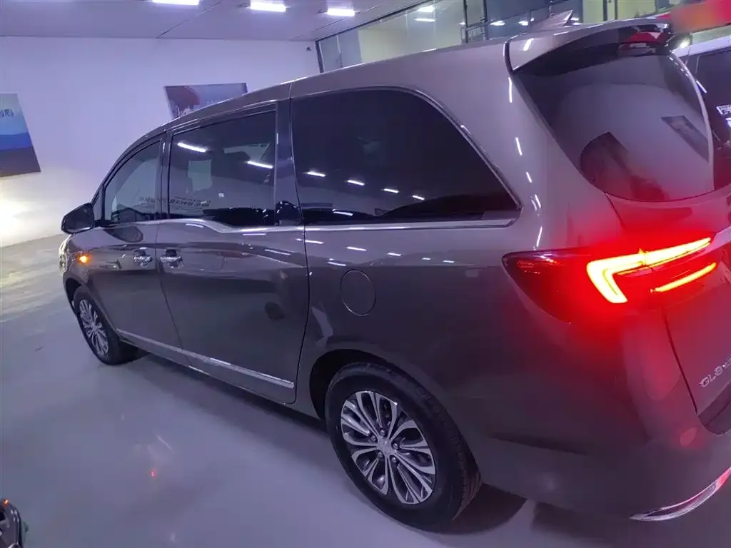Buick GL8 2022 из CN, фото 5