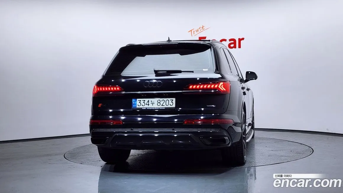 Audi Q7 2021 из KR, фото 4