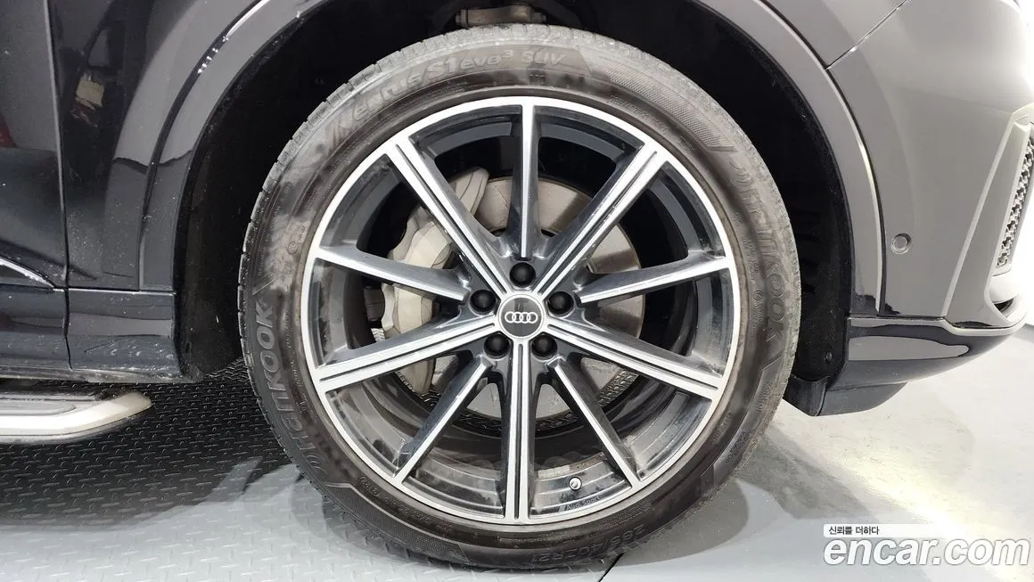 Audi Q7 2021 из KR, фото 5